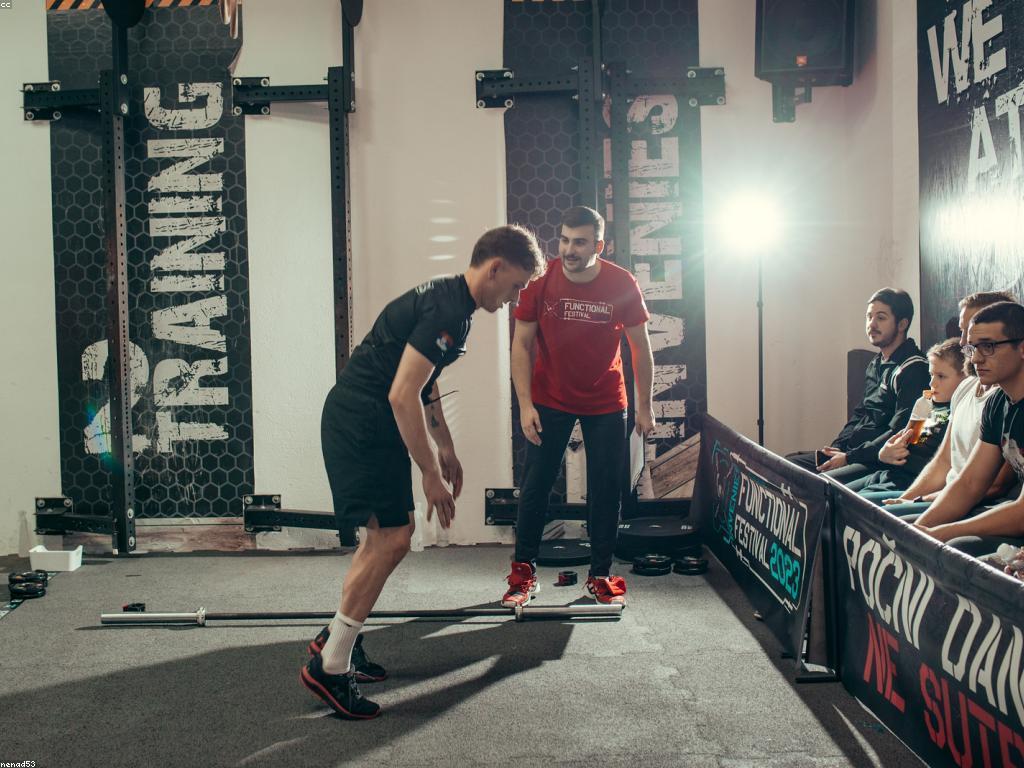 យុទ្ធសាស្ត្រលេង: ការបង្កើនសមត្ថភាពលេងរបស់អ្នក